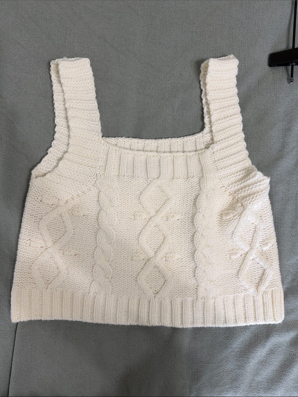 Kendall & Kylie Cream Cable Knit Cropped Tank